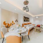 Timeless Luxury 2 Bedroom Apartment in Coveted Mayfair H9 London
