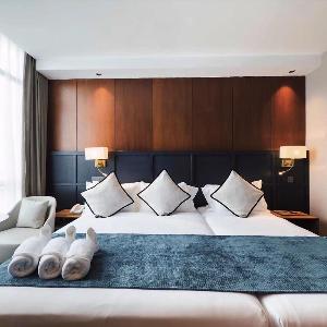 Moon Hotel