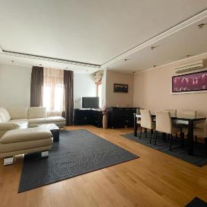 Ninis city flat