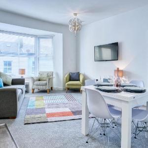 Bay View - 2 Bedroom Apartment - Tenby