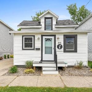 312 Chicago North - Downtown Grand Haven
