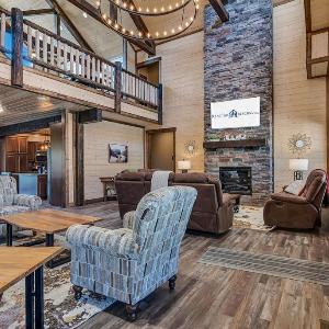 Pvt Indoor Pool-Basketball Court-Theatre Room & Hot Tub-Games-Sleeps 46-Table Rock View-Free Tickets