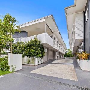 Stylish 3BR Townhouse CampHill - WiFi Parking