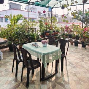 Tulip Inn - 2BHK Rooftop AC Near Kamakhya