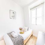 Charming studio 1P near Av Montaigne