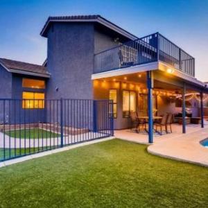 Modern Family Home w Pool Near Strip