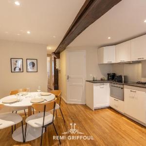 Le Bois Bleu 2nd Floor Elegance & Comfort in the Heart of Honfleur