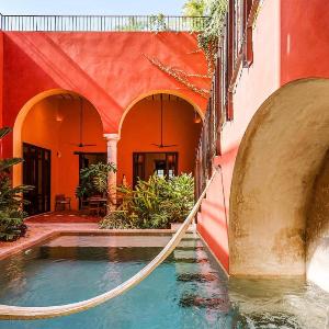 CASA EEB - 4BR Home Colonial Elegance Downtown Merida