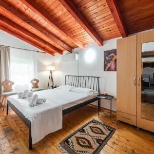 'Easy Steps' Guesthouse - Room 3 - Pro Bono by PikHost