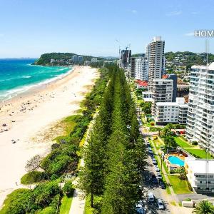 Beachfront Burleigh Getaway!