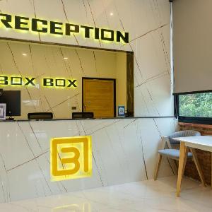 BOX BOX Hotel and Sports Restaurant