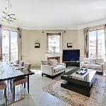 Elegant aprt- 2BDR 4P Close to the Champs Elysées