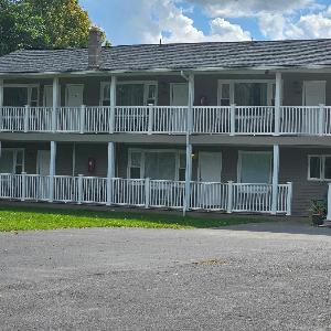 Captain's Inn and Suites
