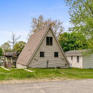 Loch Nez a spacious 3-bedroom home in Silver Lake MI