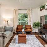 Comfy Duplex w 2 Kings Sofa Bed Maryville