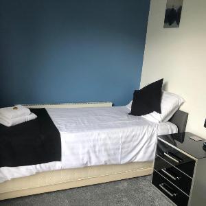 Bassett Home - Single room and Free Parking