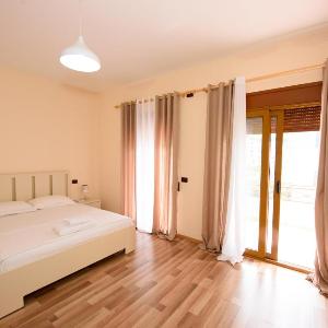 AM Apartments