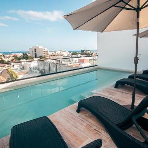 Hotel B10 - Distinctive Hotel-