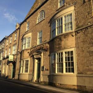 Hotels near Frazer Theatre Knaresborough - Newton House