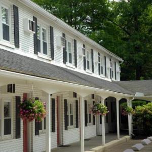 Calvin Theatre Hotels - University Lodge