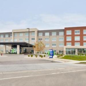 Holiday Inn Express & Suites Madison