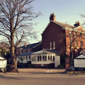 Hotels near Wythenshawe Forum - Etrop Grange Hotel Manchester Airport