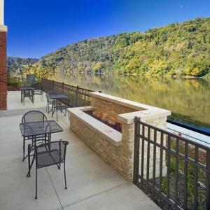 Hotels near Riverplex at Sandcastle - Hampton Inn By Hilton & Suites Pittsburgh/Waterfront-West Homestead