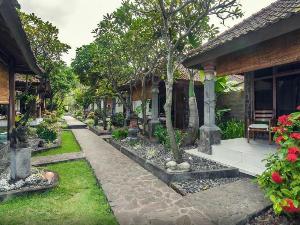 Temple Cafe & Seaside Cottages, Candidasa