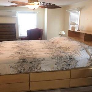 Just Moments From The Causeway Bridge This Charming Spacious Five-Bedroom 2 Bath Home Is Located In Ship Bottom On The Island Of Lbi Wifi