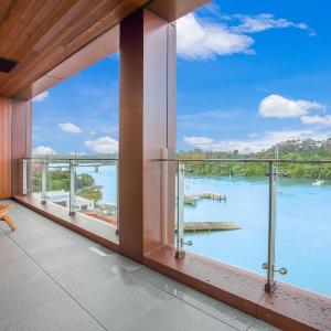 Catalina Bay Seascape with Bay Views & Carpark