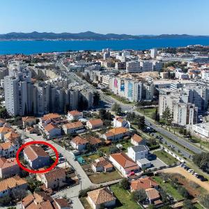 Apartments with parking space Zadar - 24105