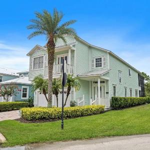 Embrace Luxury: Your Perfect Seaside Escape