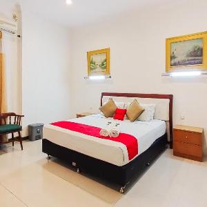 RedDoorz near Focal Point Medan