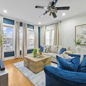 Oak Park 5bd 2bth sleeps 11 with 3 private parking