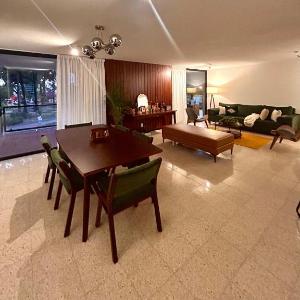 21 Wonderful apartment location design balcony