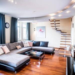 4-room home with AirCon and balcony free parking