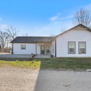 Hackberry Hideaway - Osage Beach
