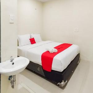 RedDoorz @ Rejoss Lux Medan