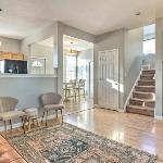 Cozy Downtown Escape Hot tub and Modern Touches