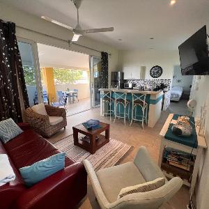 Nos cu Nos ruim appartement 65 m2 met zwembad