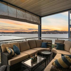 Lakefront 4BR Luxury Sleeps 13 Pool & Hot Tub