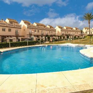 Awesome Home In San Luis De Sabinillas