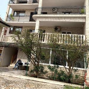 Apartments with hot tub Podstrana Split - 23706