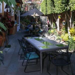 Las Mariposas Hotel & Studios