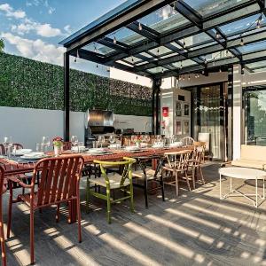 Stylish Roma Sur Home with Rooftop Lounge & BBQ