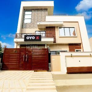 Hotel O Diamond Hotel and restaurant