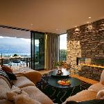 Brookbank Villa Lake & Mountain Views BBQ Fireplace Queenstown 