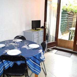 Maison Studio cabine mezzanine dans résidence avec piscine 4 couchages AR440-126