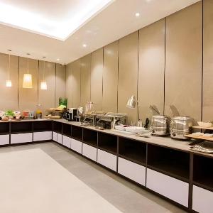 Home Inn Plus Beijing Guomao