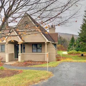 FV26 Renovated golf course townhouse